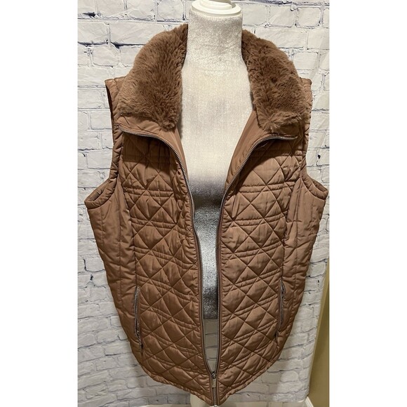 Calvin Klein Plus Size Faux-Fur-Trimmed Quilted Puffer Vest Size 2X - Picture 3 of 8